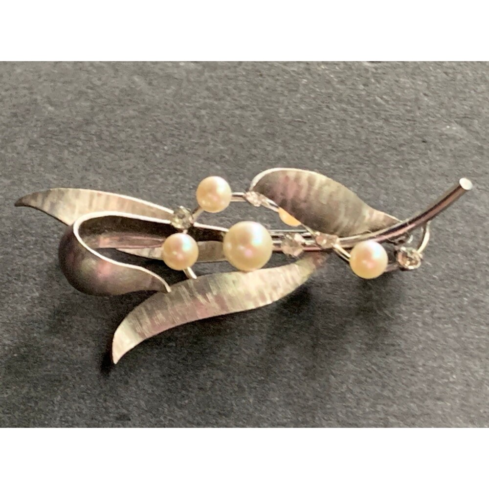Vtg Krementz Pearl & Rhinestone Delicate Brooch Pin Textured Silver Tone Leaves